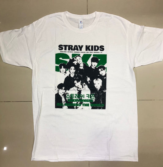 Playera Stray Kids blanco y verde